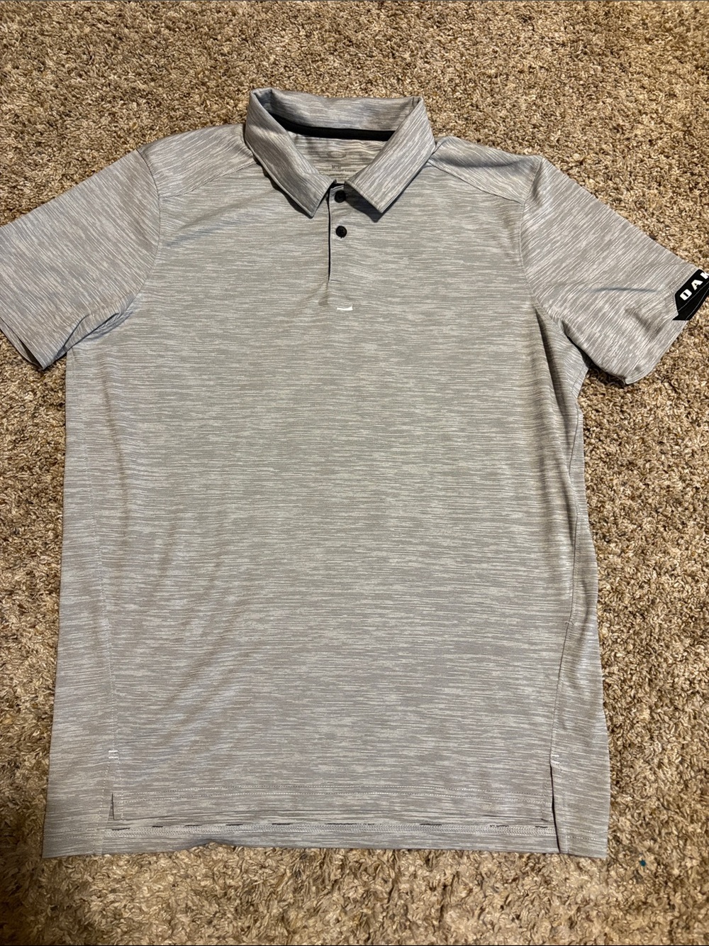 Oakley polo size medium